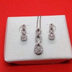 925 Sterling Silver Necklace & Matching Earrings